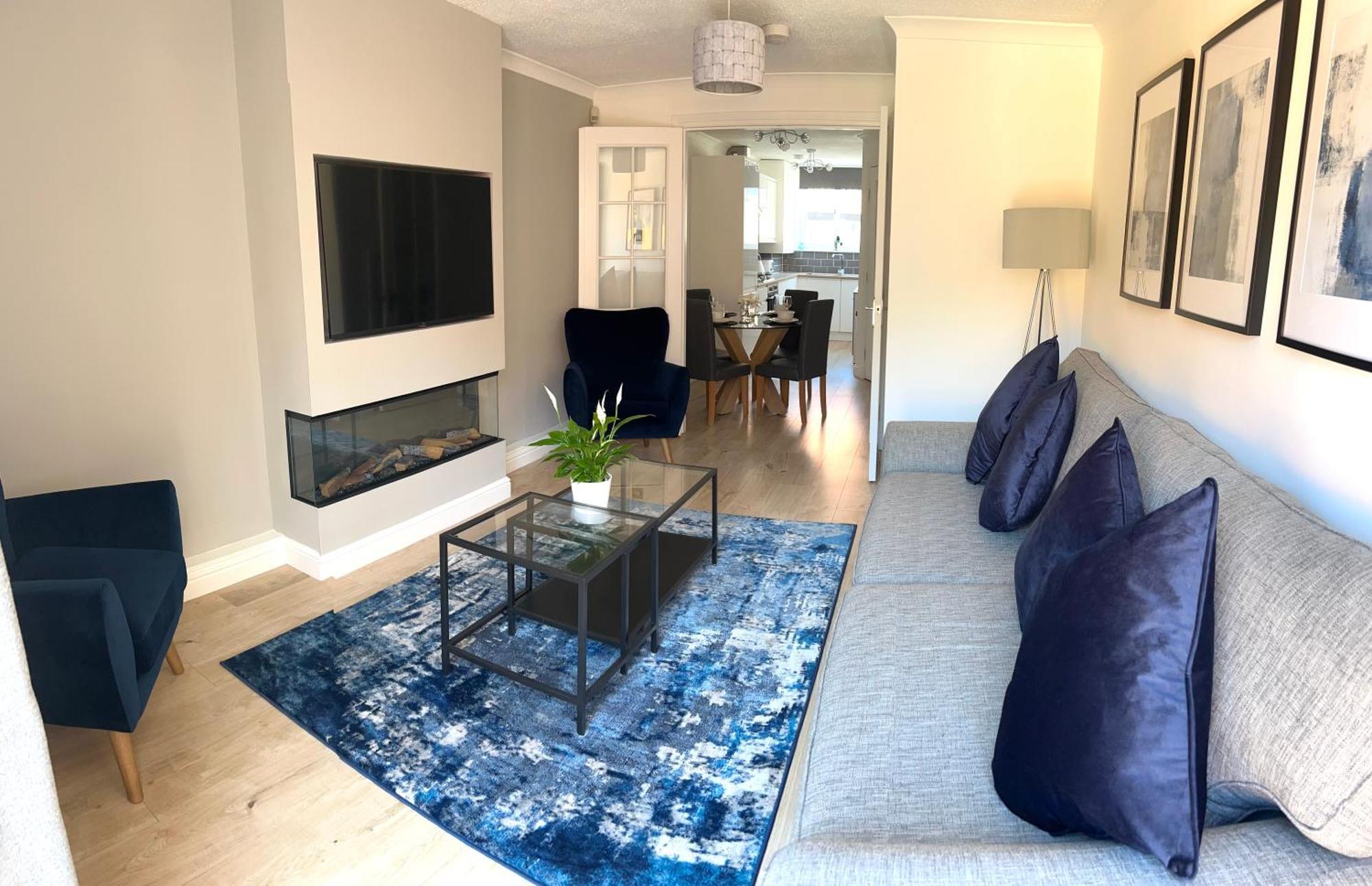 3 Bedroom - 2 Bathroom Townhouse In Corstorphine Near Murrayfield Stadium - Direct Bus To Edinburgh City Centre In 20 Minutes - Two Private Parking Spaces - Private Sunny Garden - Recently Refurbished Bagian luar foto